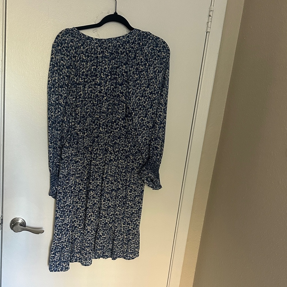 Rails Eliza Dress Blue Chrysanthemum Floral Long Sleeve NWT - Picture 5 of 6